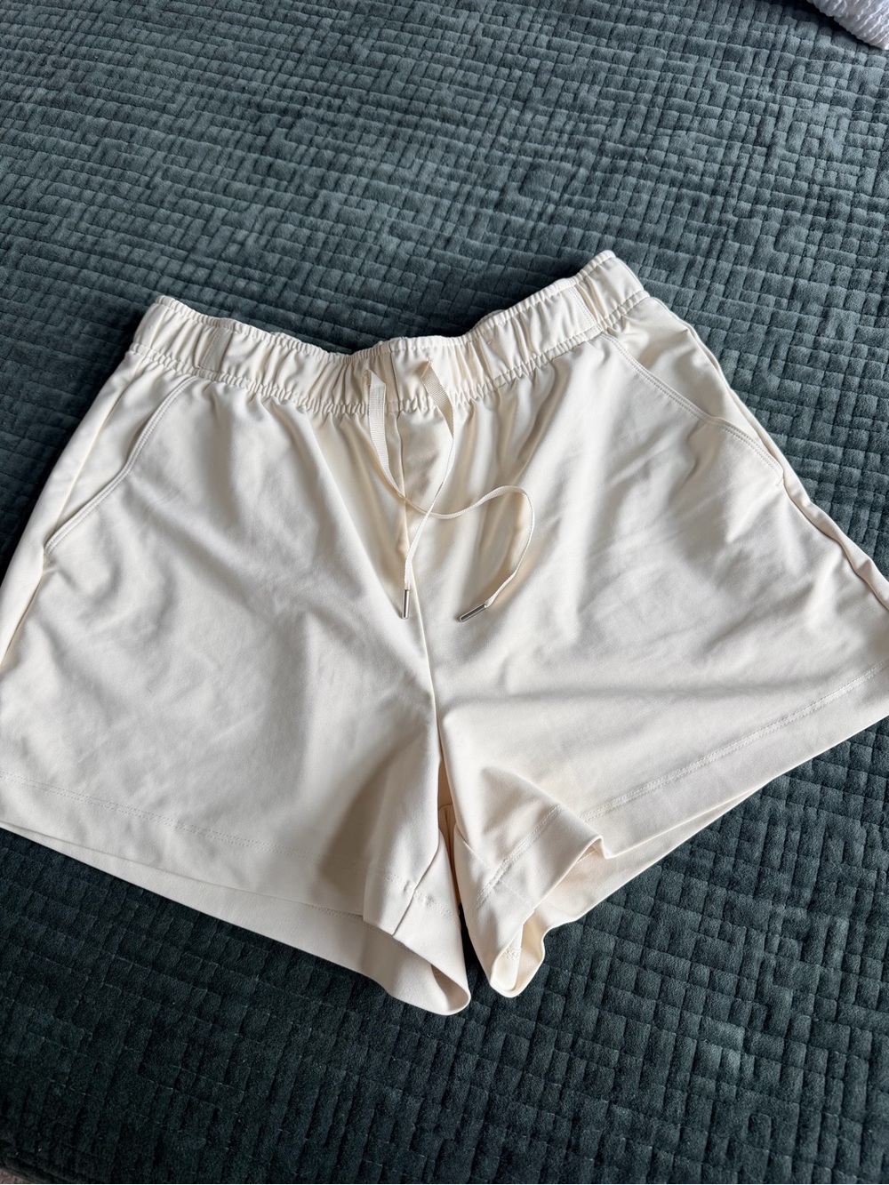 Old Navy Women's Cream Drawstring Athletic Shorts